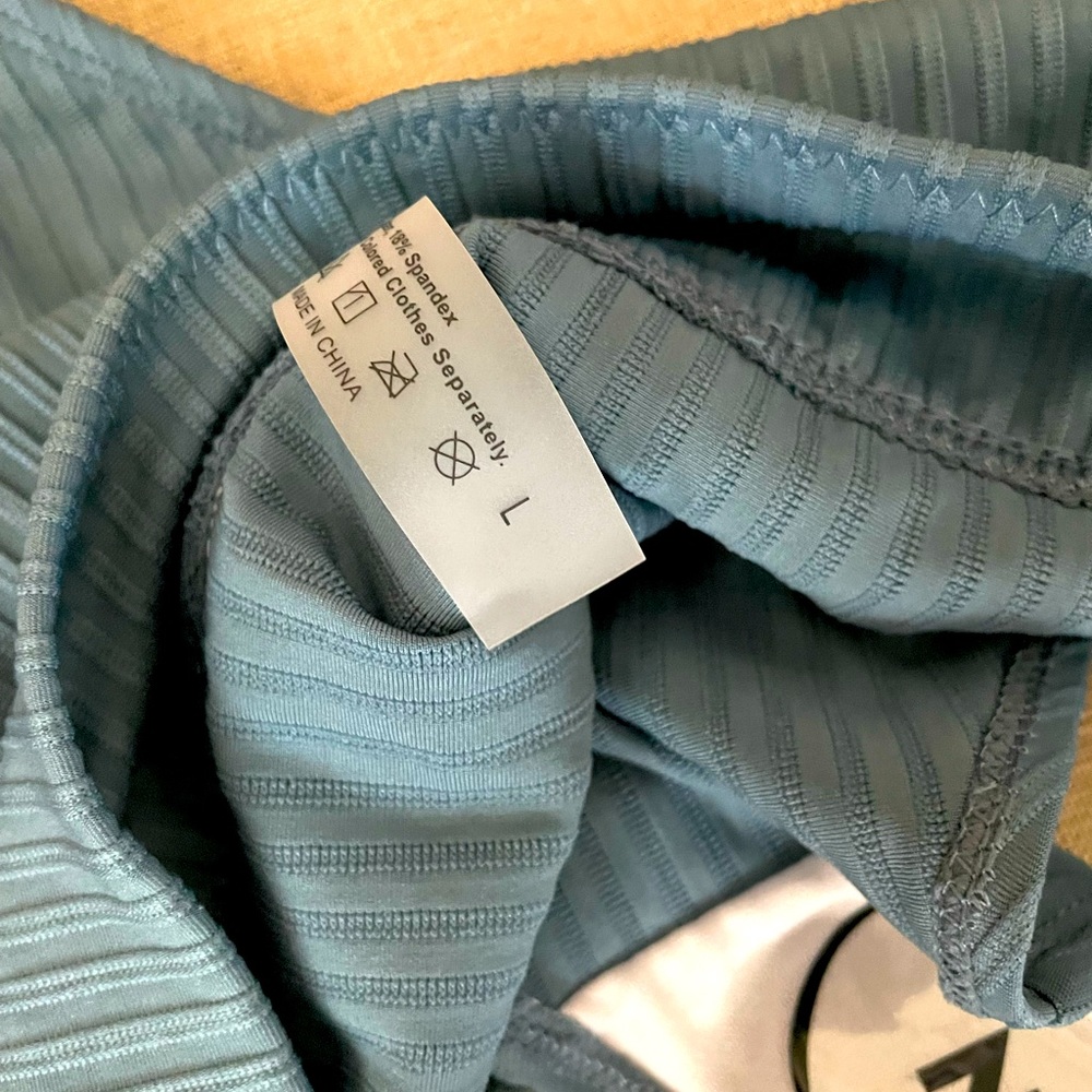 Size L she in swim suit